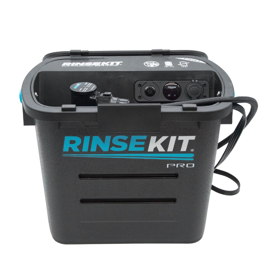 RINSEKIT PRO PACK - Ducha portátil independiente (con Batería) + Hot Rod Calefactor - Negro