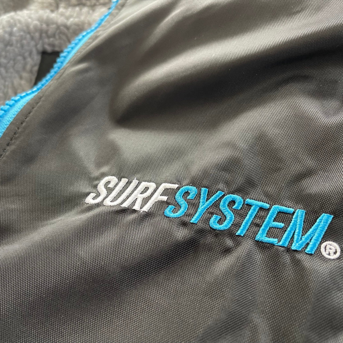 SURF SYSTEM - Poncho Hiver Imperméable - Black/Blue