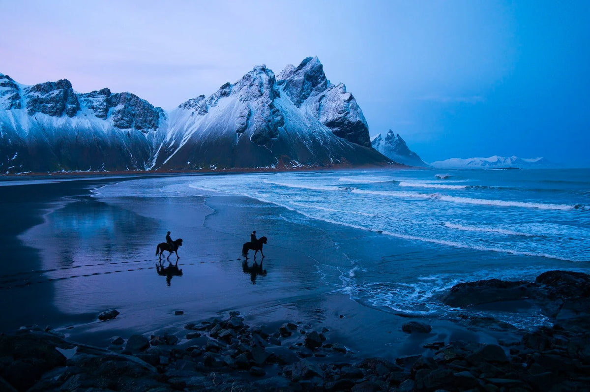 Gestalten - The Oceans - The maritime Photography of Chris Burkard